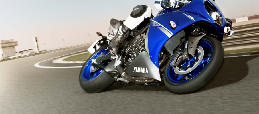 2013-Yamaha-YZF-R1-Race-Blu-03