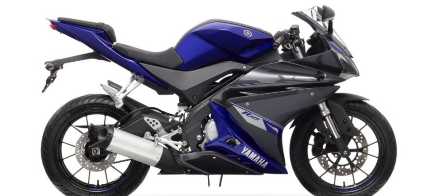 2014-Yamaha-YZF-R125-EU-Race-Blu-Studio-002(1)