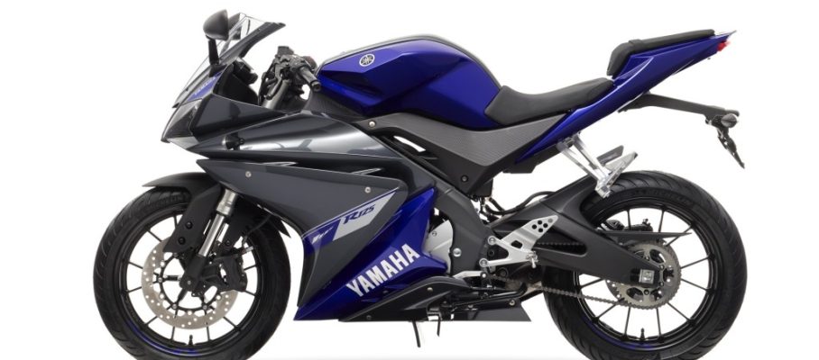 2014-Yamaha-YZF-R125-EU-Race-Blu-Studio-006(1)