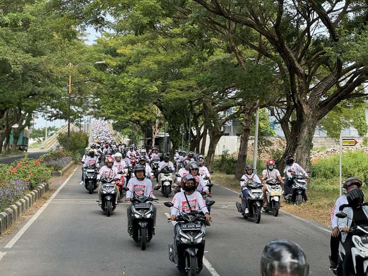 1000 Vario 160 Ramaikan Parade Honda Vario 160 di Madiun