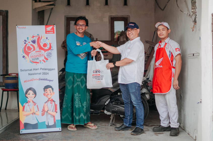 Hari Pelanggan Nasional 2024, Jajaran Petinggi MPM Honda Jatim Temui Langsung Para Konsumen